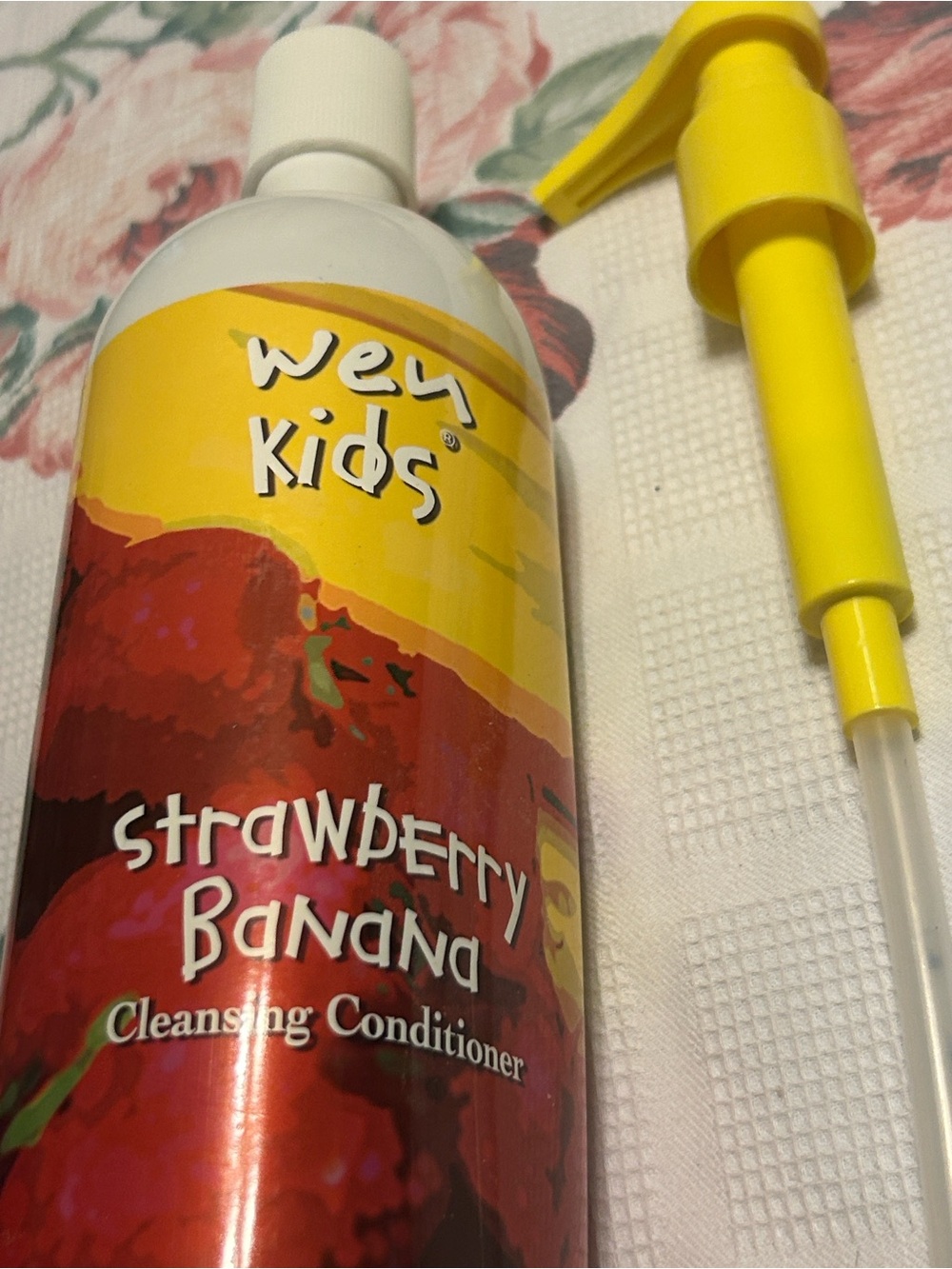 WEN Kids Strawberry Banana Cleansing Conditioner